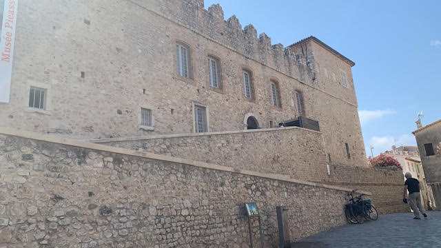 This image has an empty alt attribute; its file name is image-10.jpeg